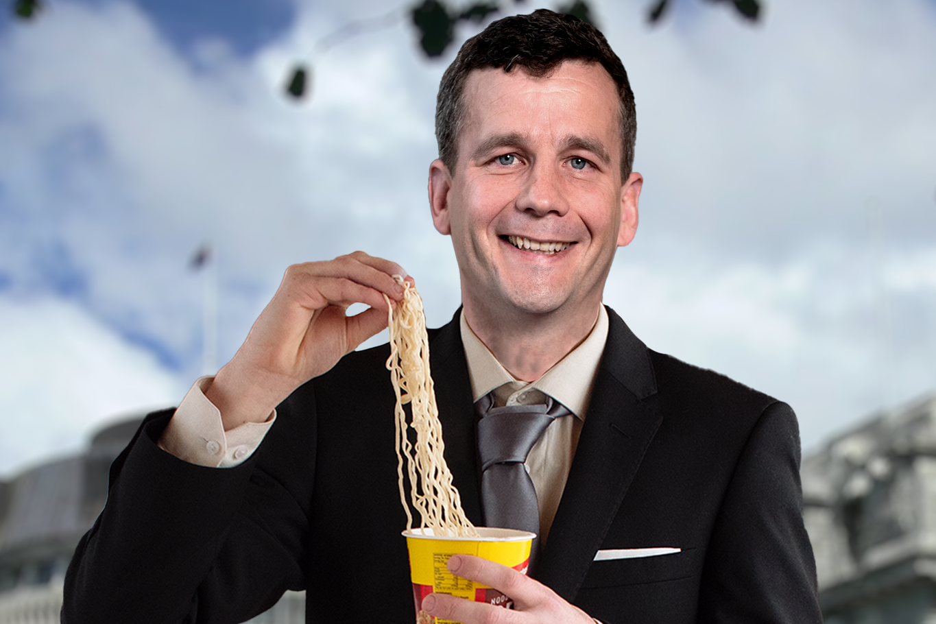 Does David Seymour Eat Instant Noodles with His Bare Hands?